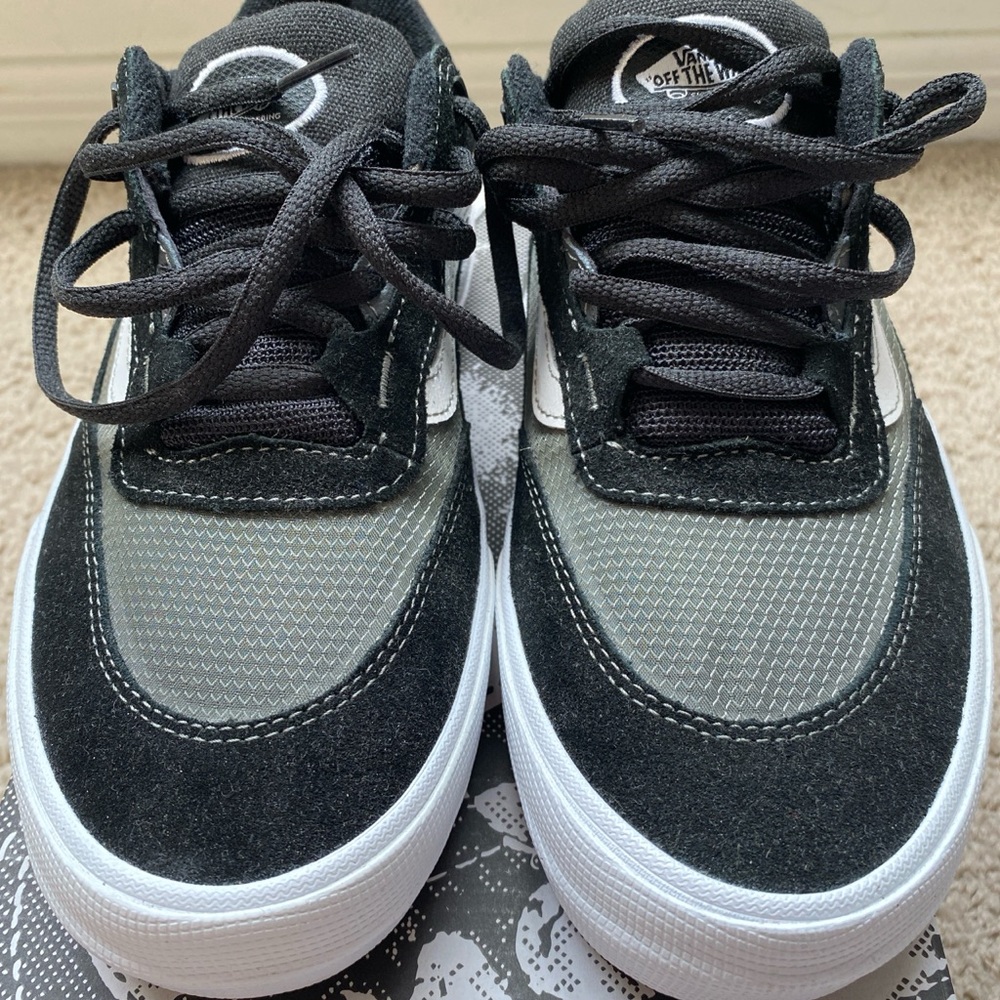 Vans - Picture 3 of 6